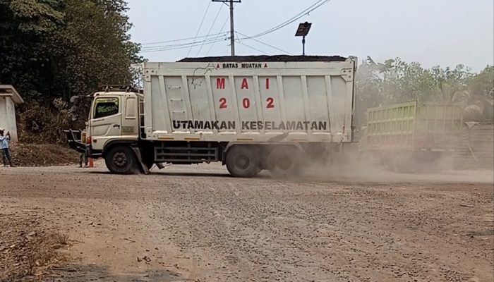 Angkutan Batu Bara Melintas di Crossing KM 48, FPR PALI: Ini Bukan Lagi Dugaan, Aturan Jelas Dilanggar