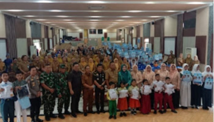 Pemkot Prabumulih Resmi Launching Pembagian Baju Seragam Sekolah Gratis Bagi Siswa SD dan SMP