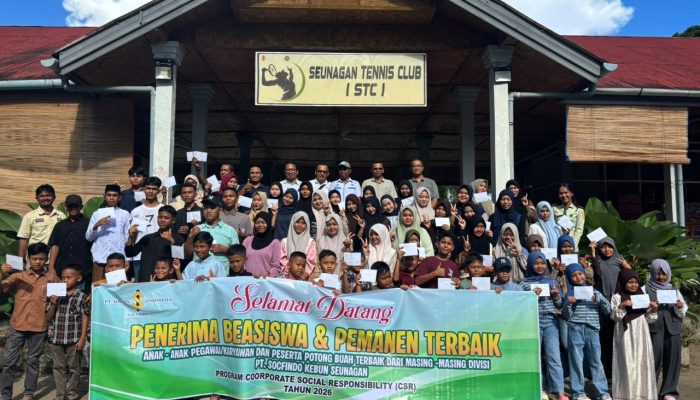 Ratusan Siswa Dapat Beasiswa, Pemain Terbaik Dapat Bonus dari PT Socfindo Perkebunan Seunagan
