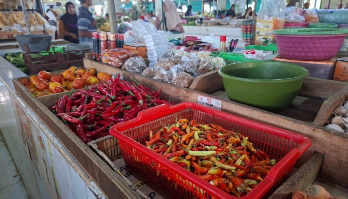 Harga Cabai Melonjak, Kualitas Sayuran di Pasar Batang Menurun Akibat Kemarau     BERITAOPINI.ID, BATANG – Sejumlah komod