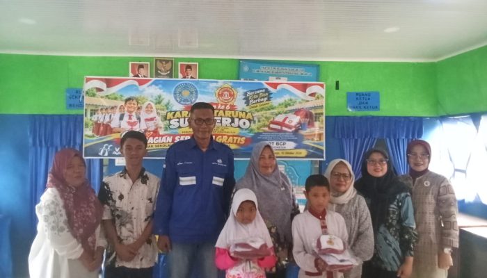 PT BGP Bersama Karang Taruna Sumberjo Tebar Kepedulian, Salurkan Seragam Gratis bagi Siswa SD