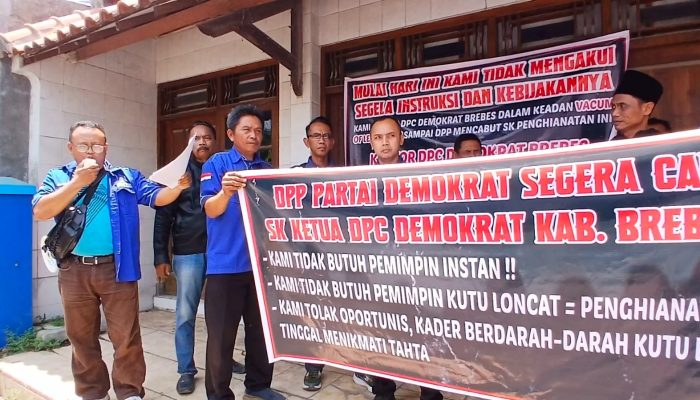 Kantor Demokrat Disegel, Protes Terpilihnya Ketua Baru
